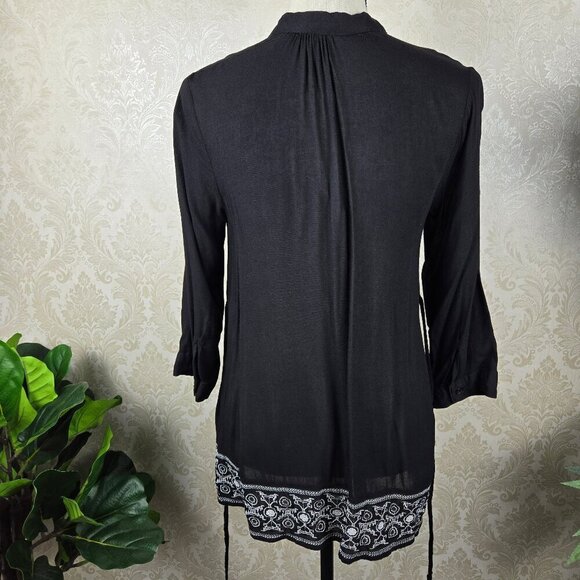 Pretty Good Size Medium Black Tunic White Embroidery Roll Tab Sleeves Back Tie - Picture 11 of 16